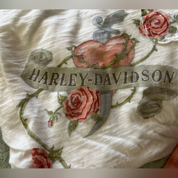 Vintage Harley Davidson Women’s Medium Long Sleeve with Roses - Picture 9 of 9